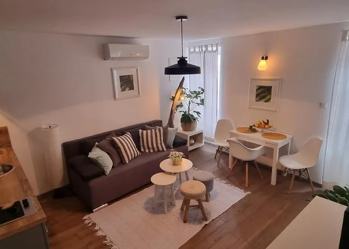 Casa 39 * Ρόβινι